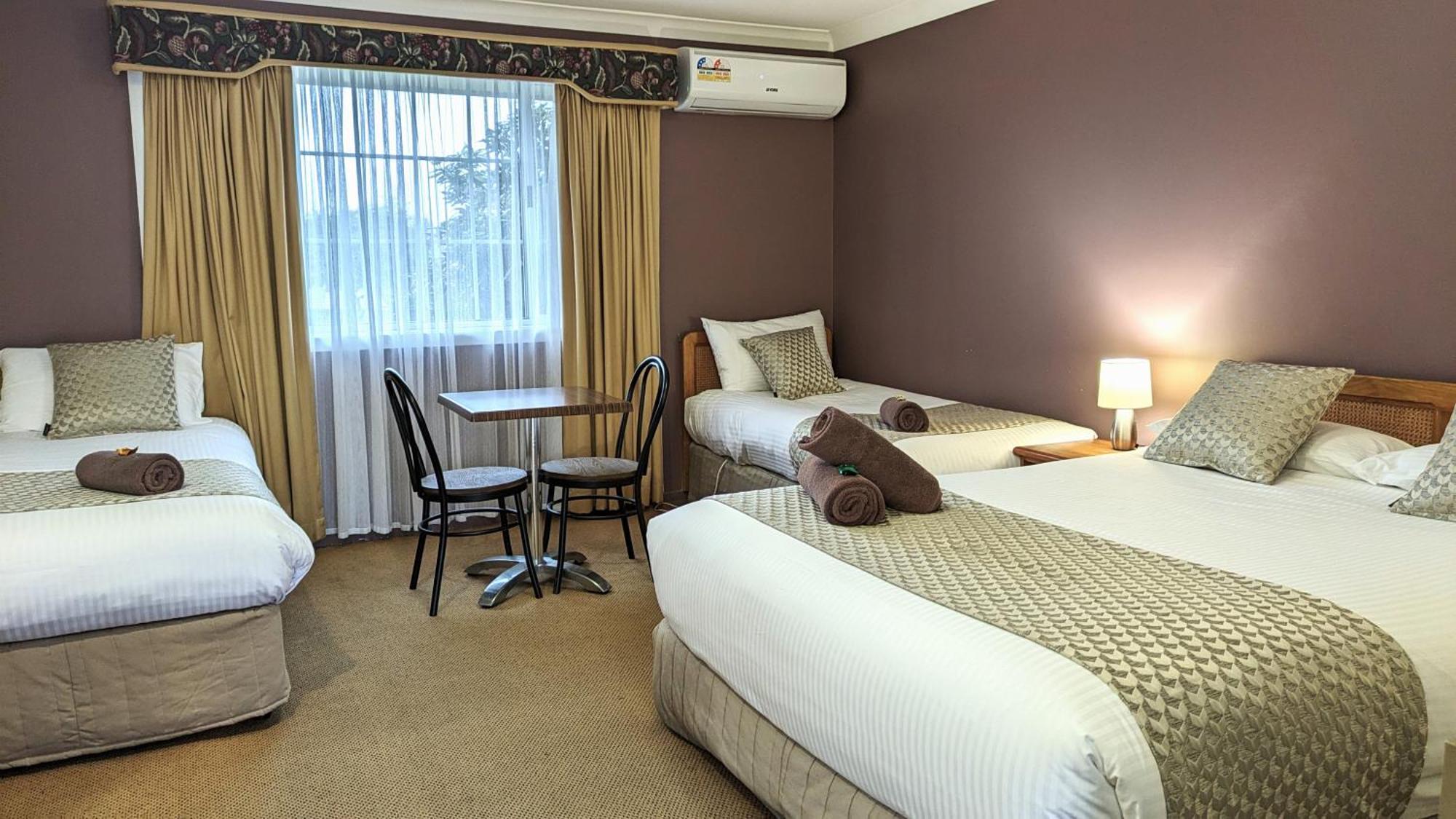 Highlands Motor Inn Oberon Exterior photo