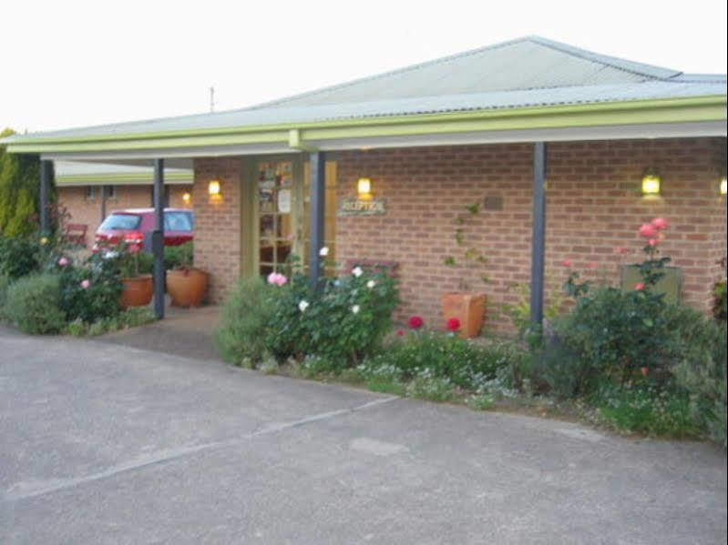 Highlands Motor Inn Oberon Exterior photo